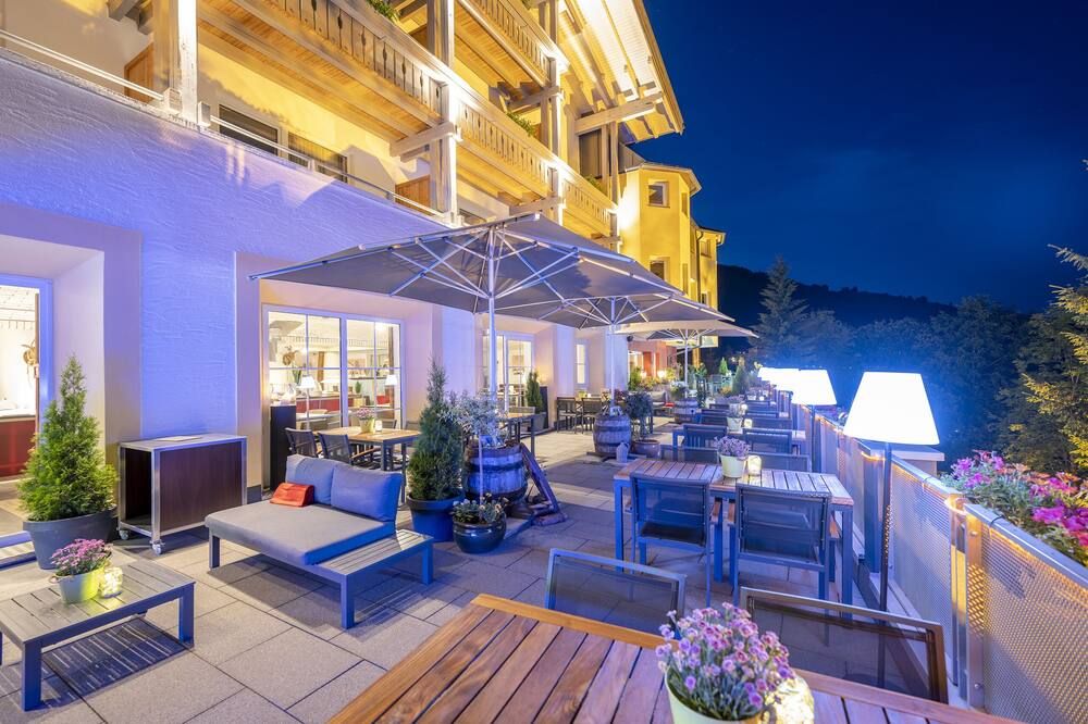 شرفة مرصوفة