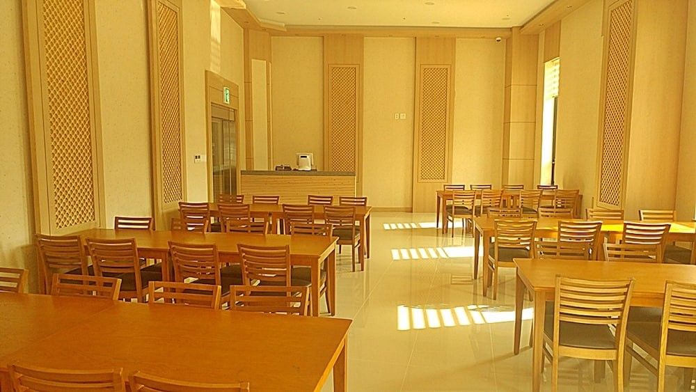 مطعم