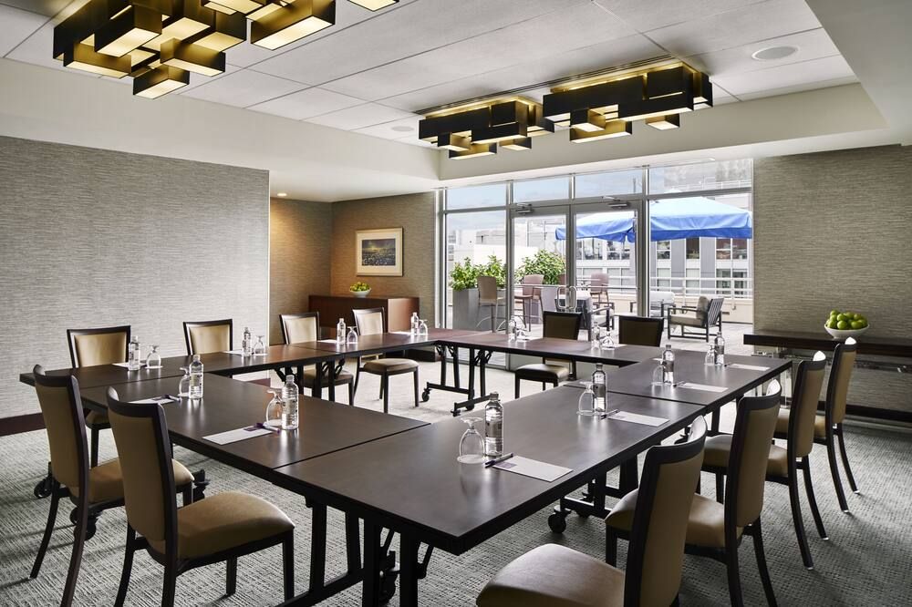 غرفة الاجتماعات