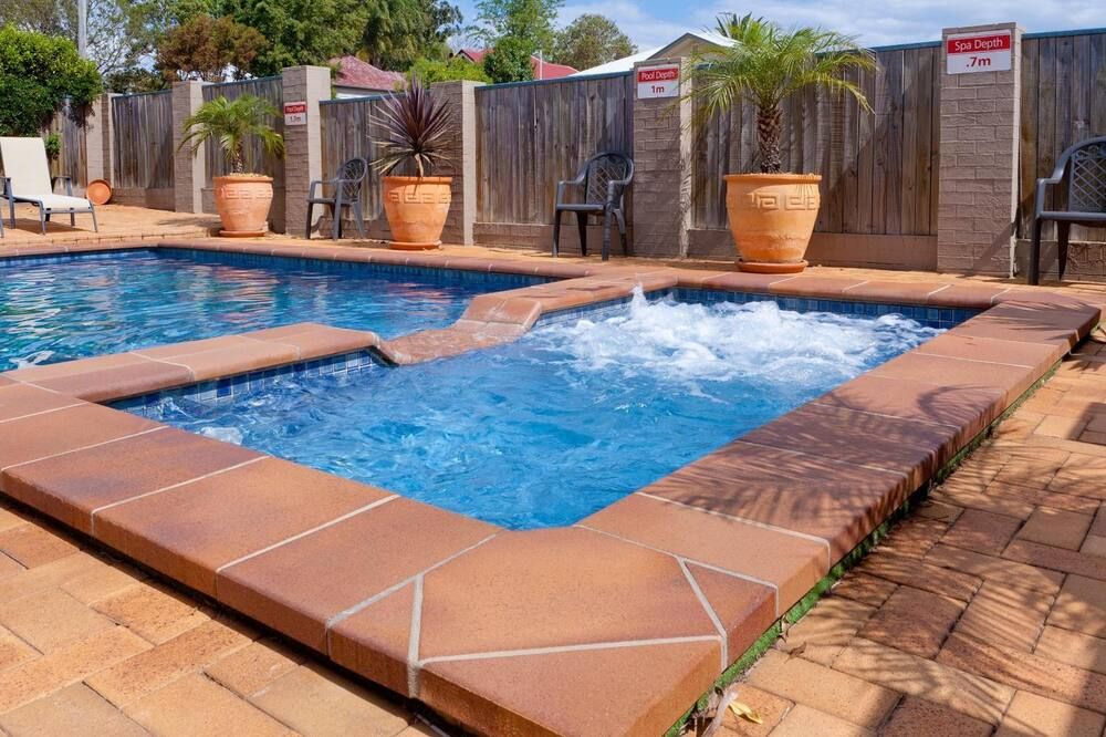 حوض السباحة صورة