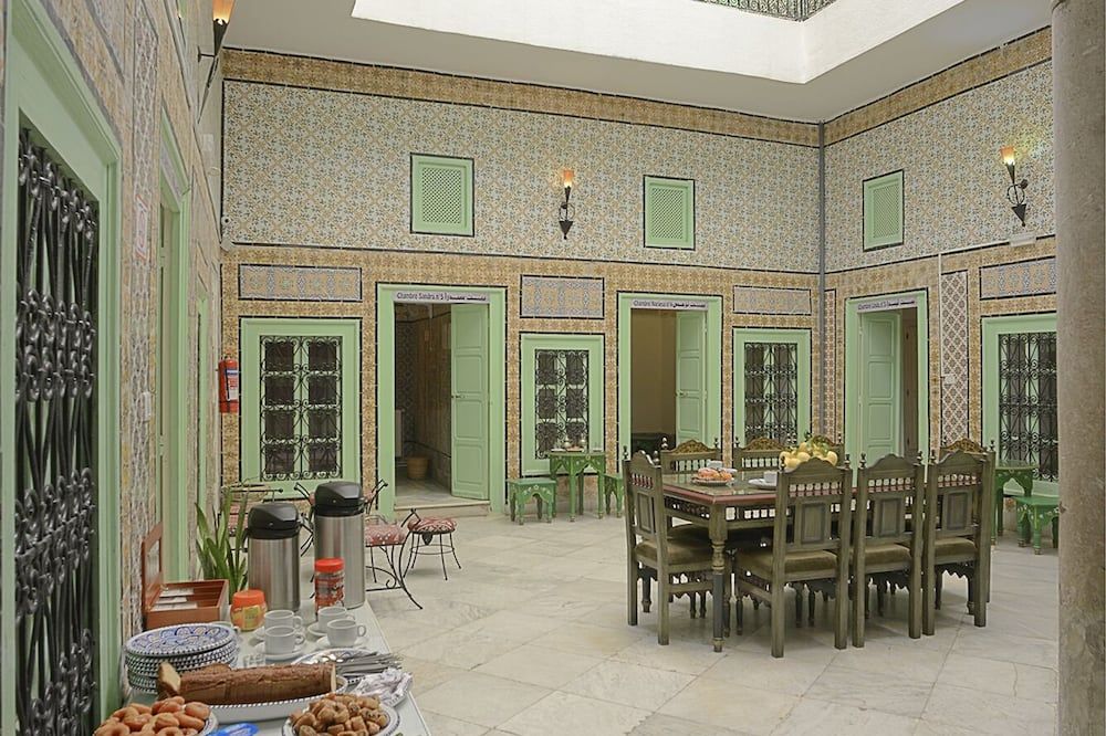 مطعم