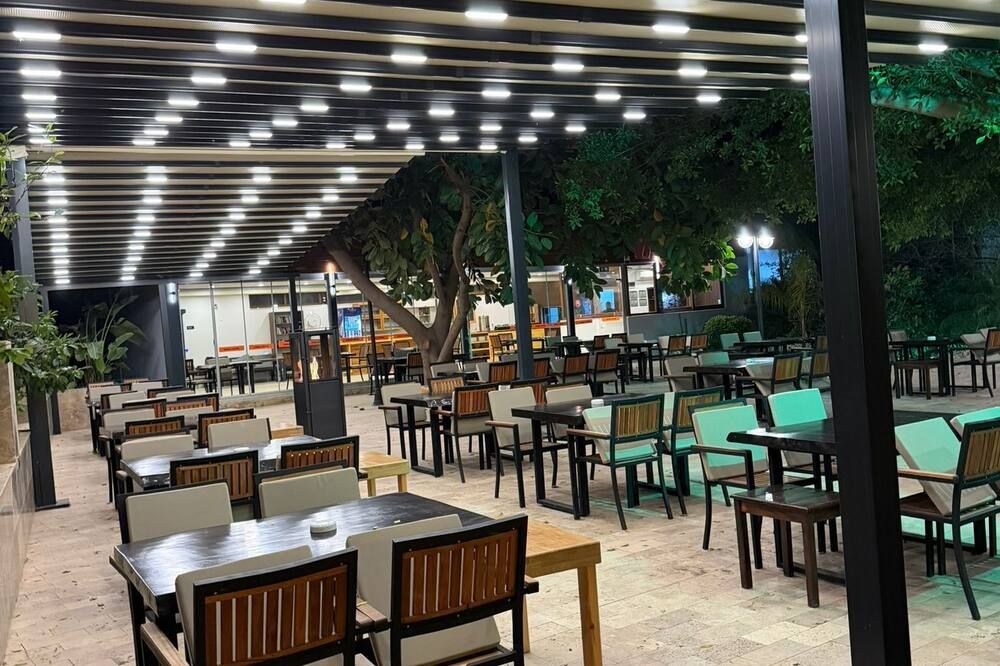 مطعم