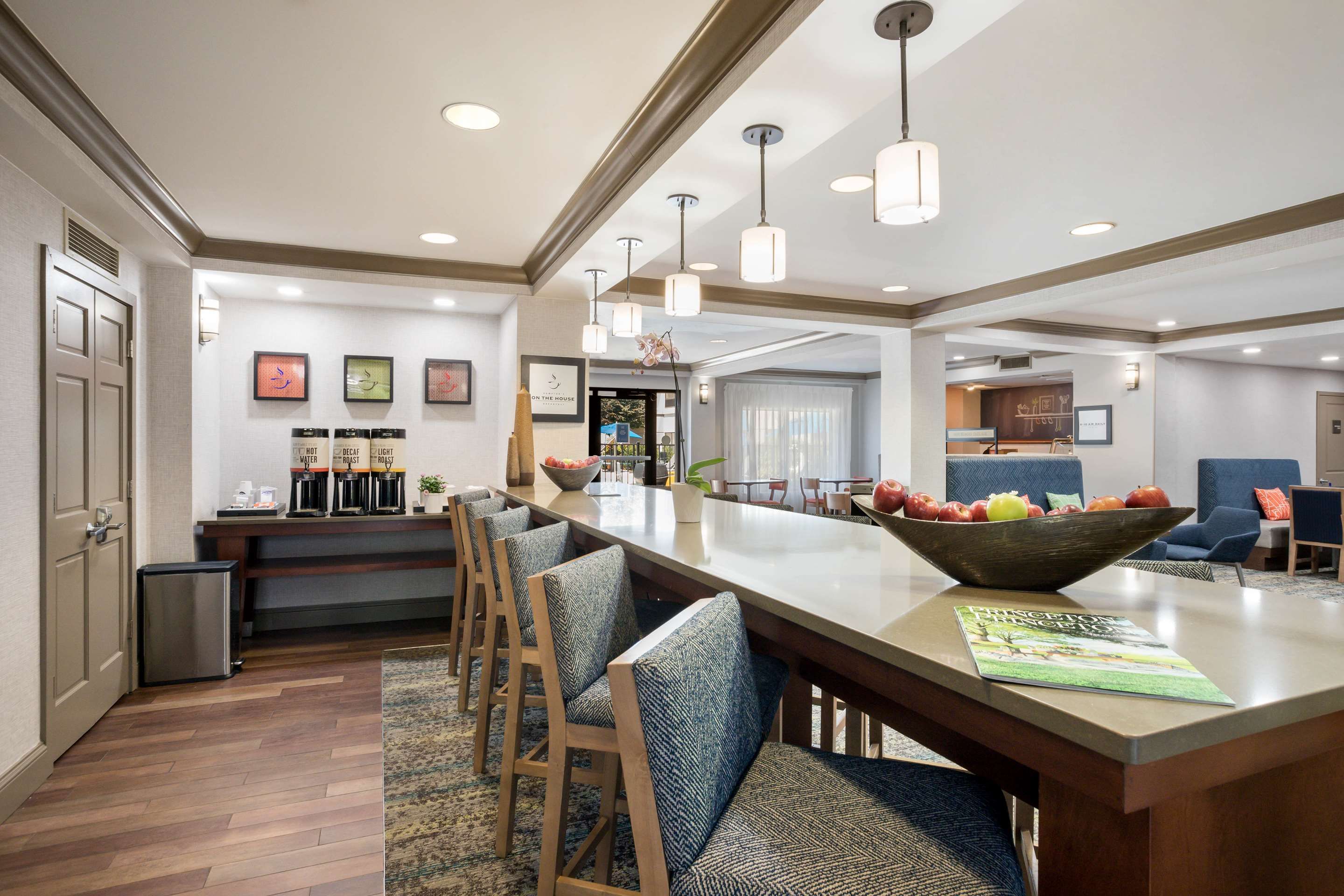 غرفة طعام صورة