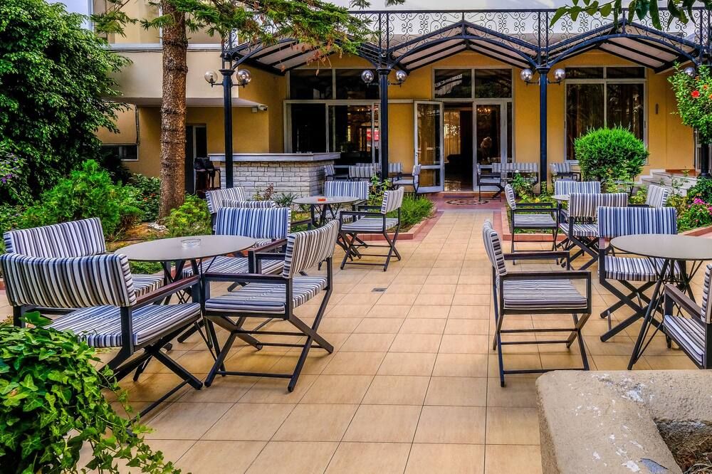 شرفة مرصوفة