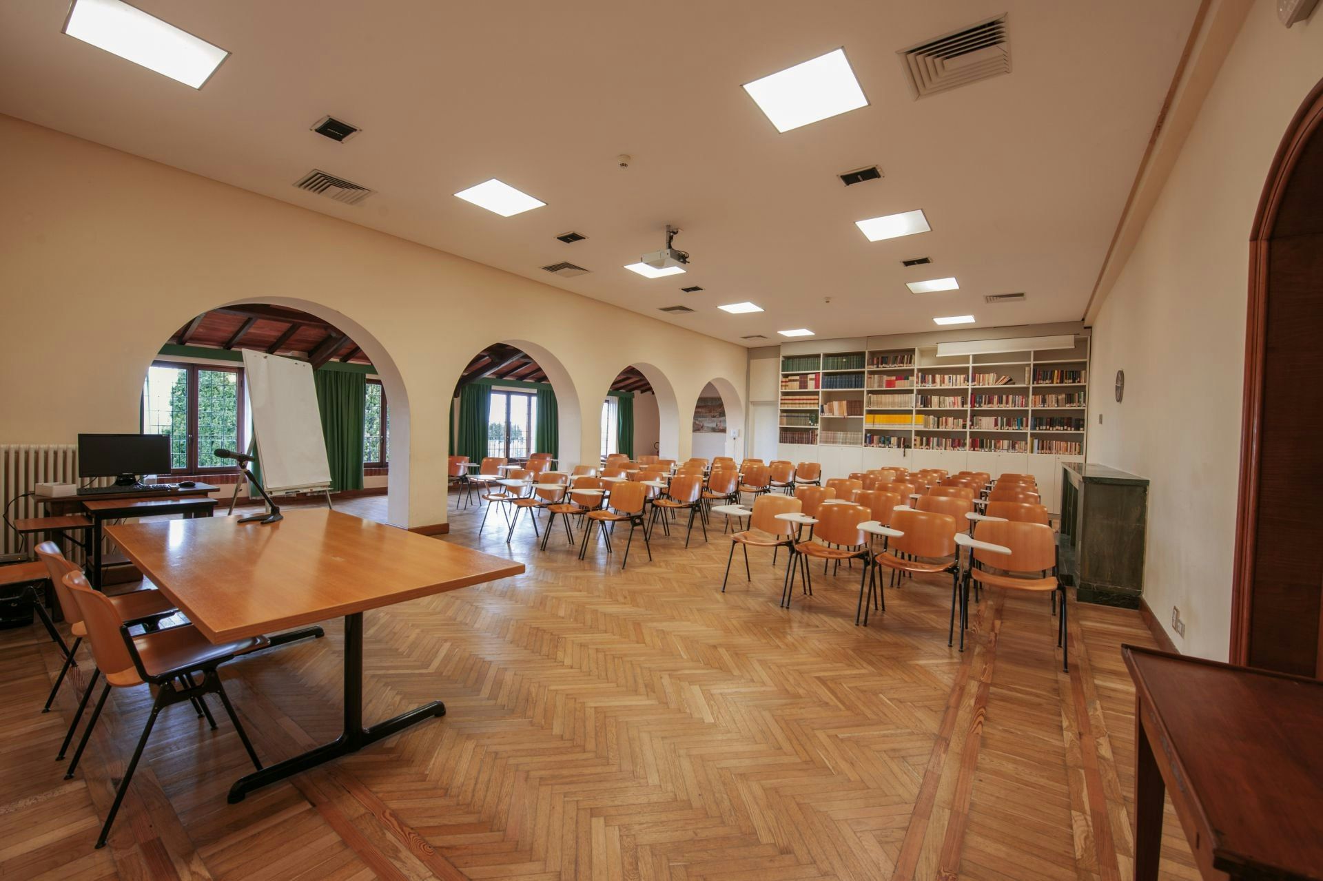 غرفة الاجتماعات