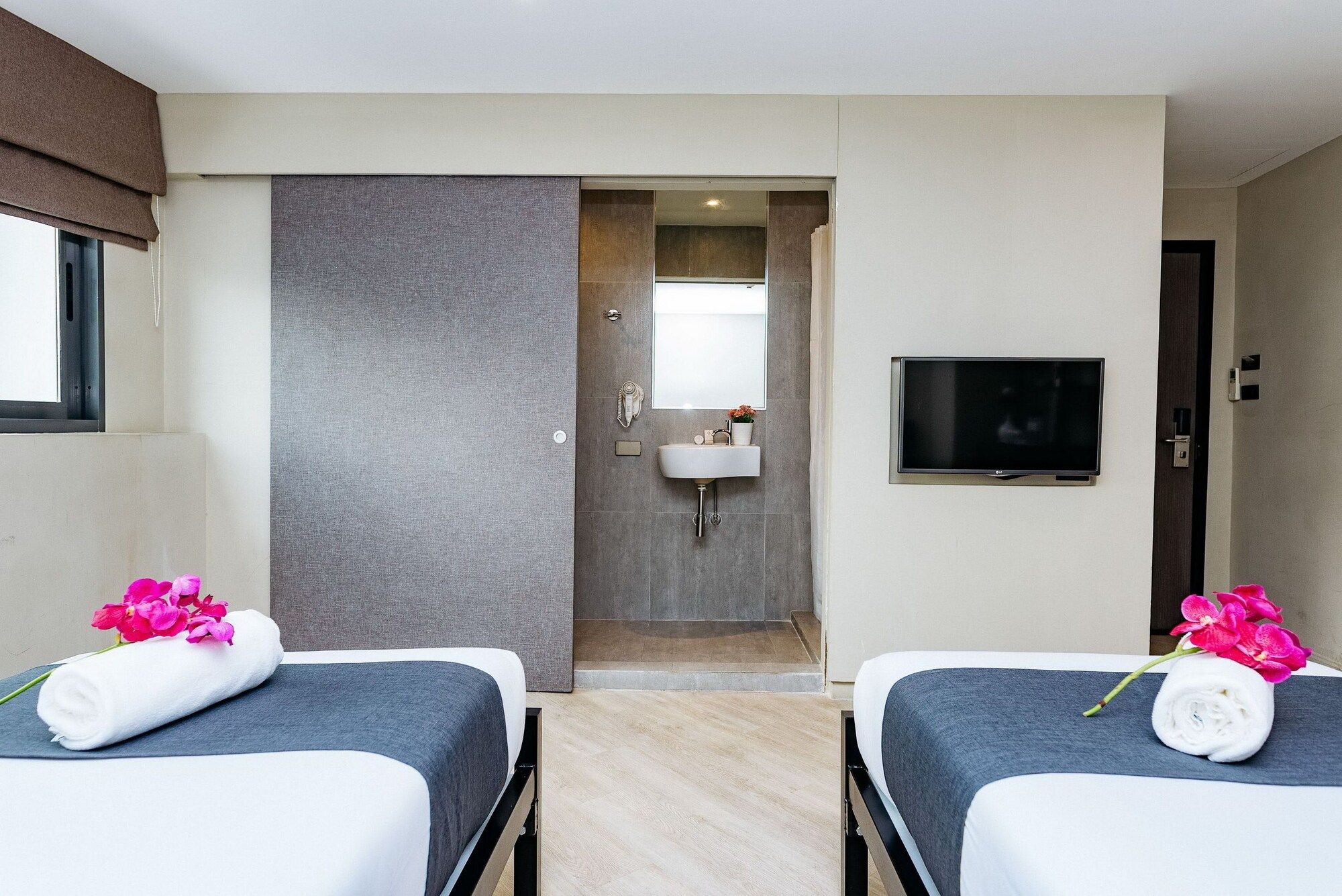 آخر
