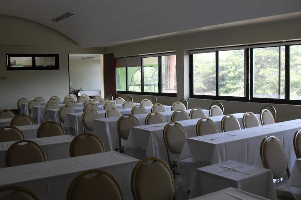 غرفة الاجتماعات