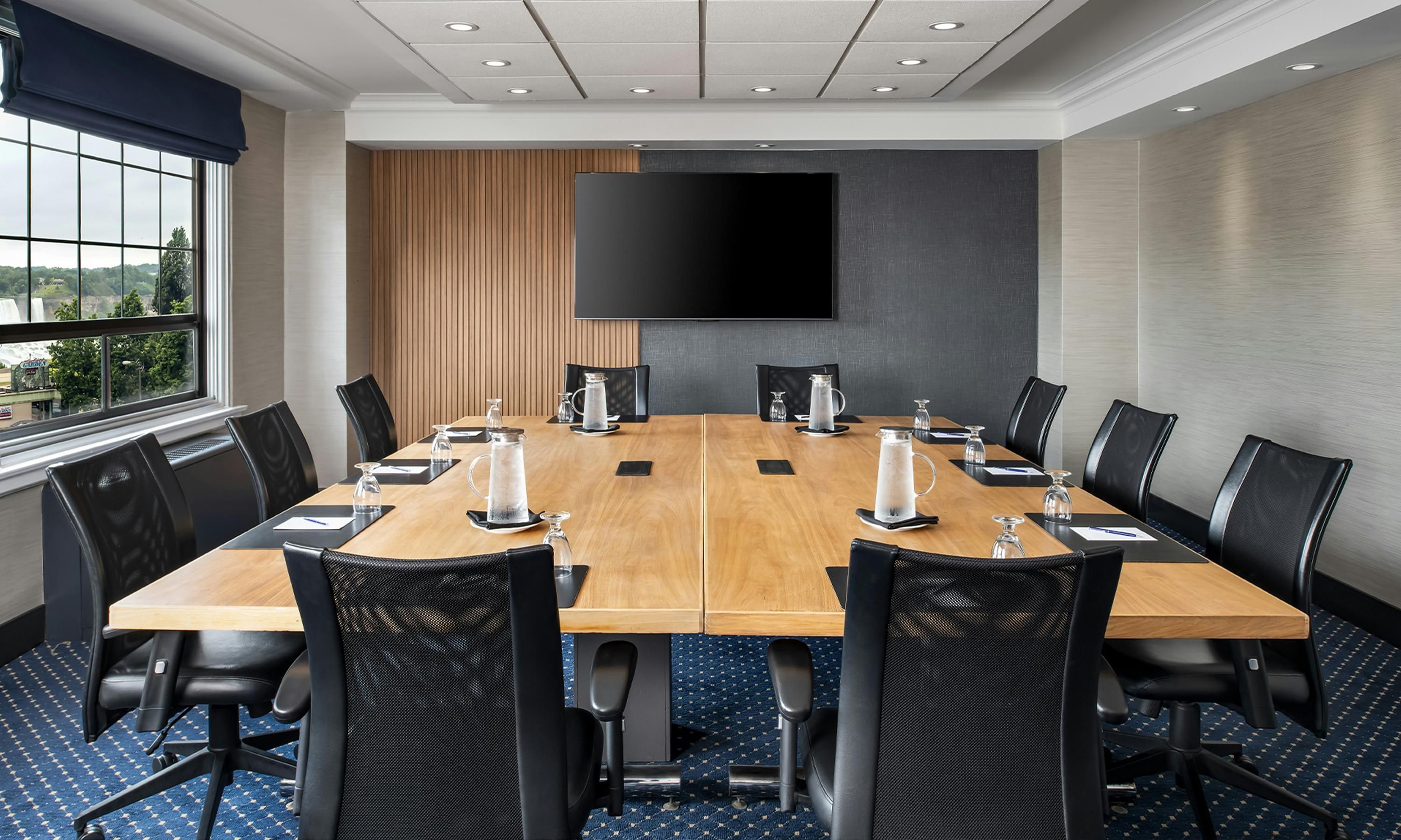 غرفة الاجتماعات