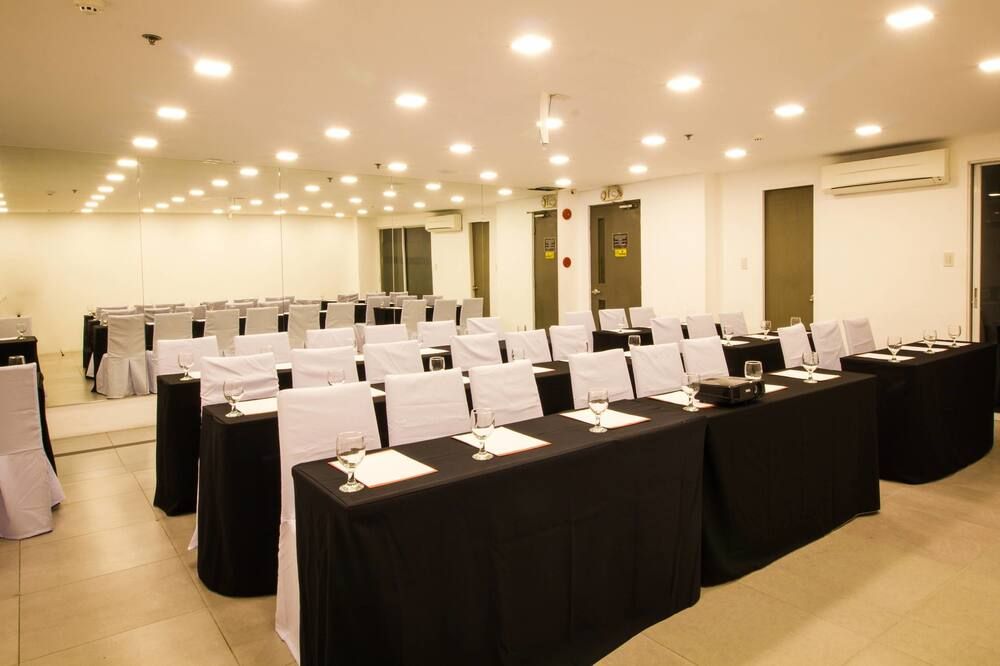 غرفة الاجتماعات