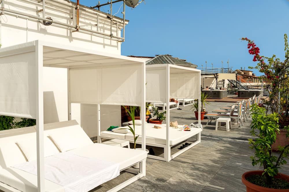 شرفة مرصوفة