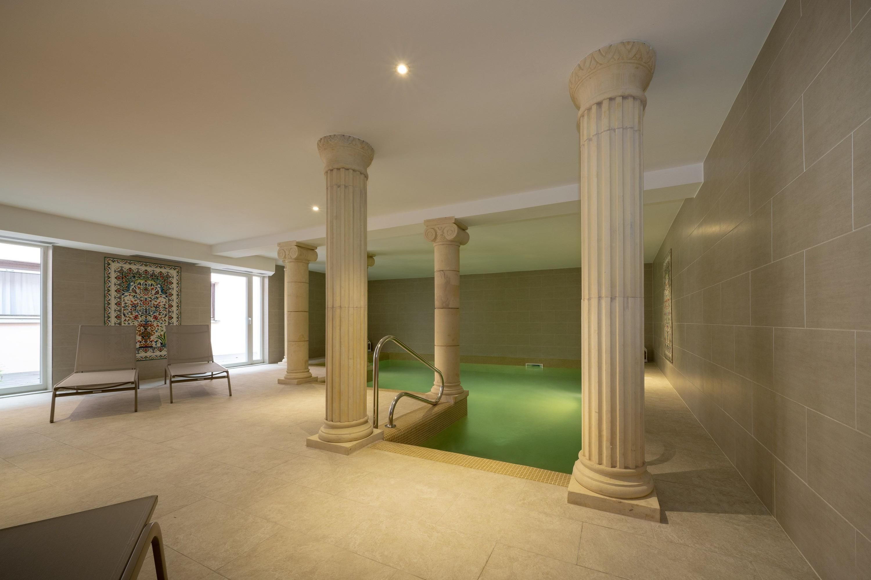 حوض السباحة صورة