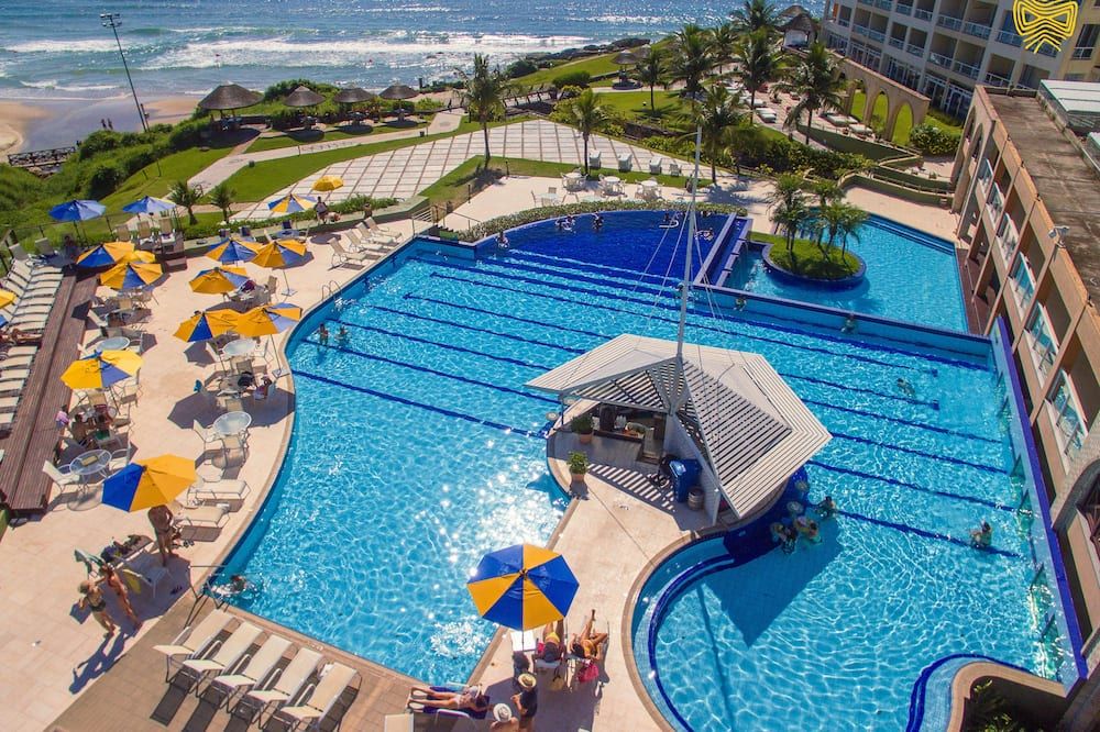 حوض السباحة