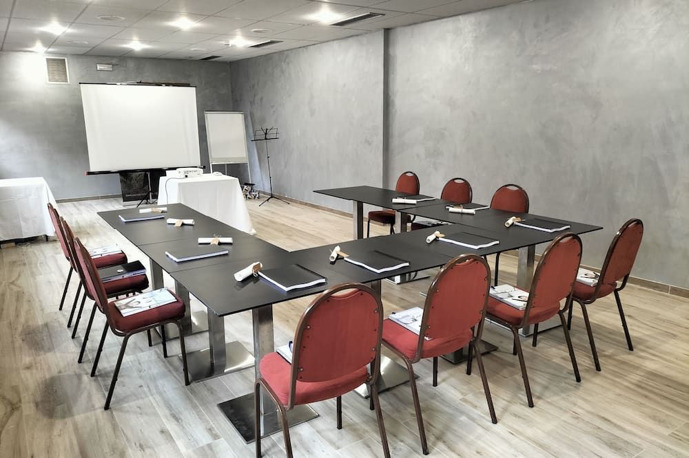 غرفة الاجتماعات