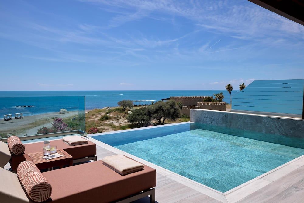 حوض السباحة صورة