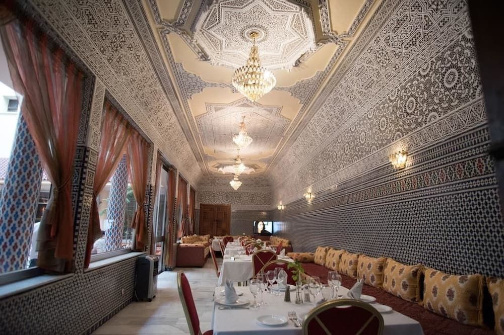 مطعم