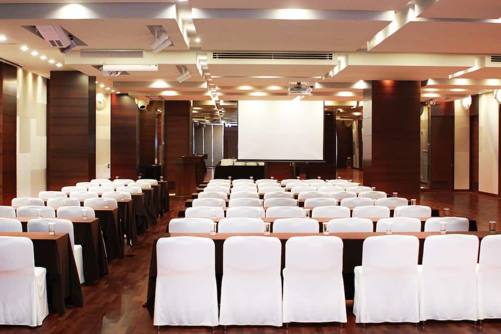 غرفة الاجتماعات