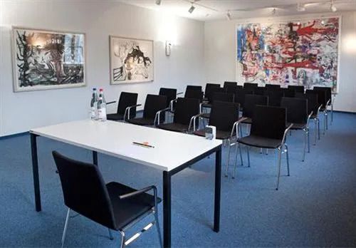 غرفة الاجتماعات