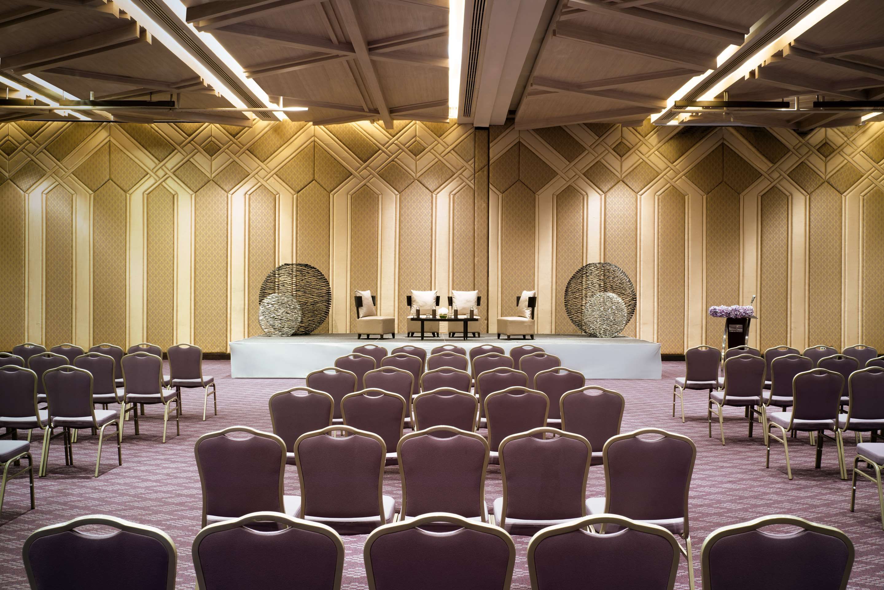 غرفة الاجتماعات