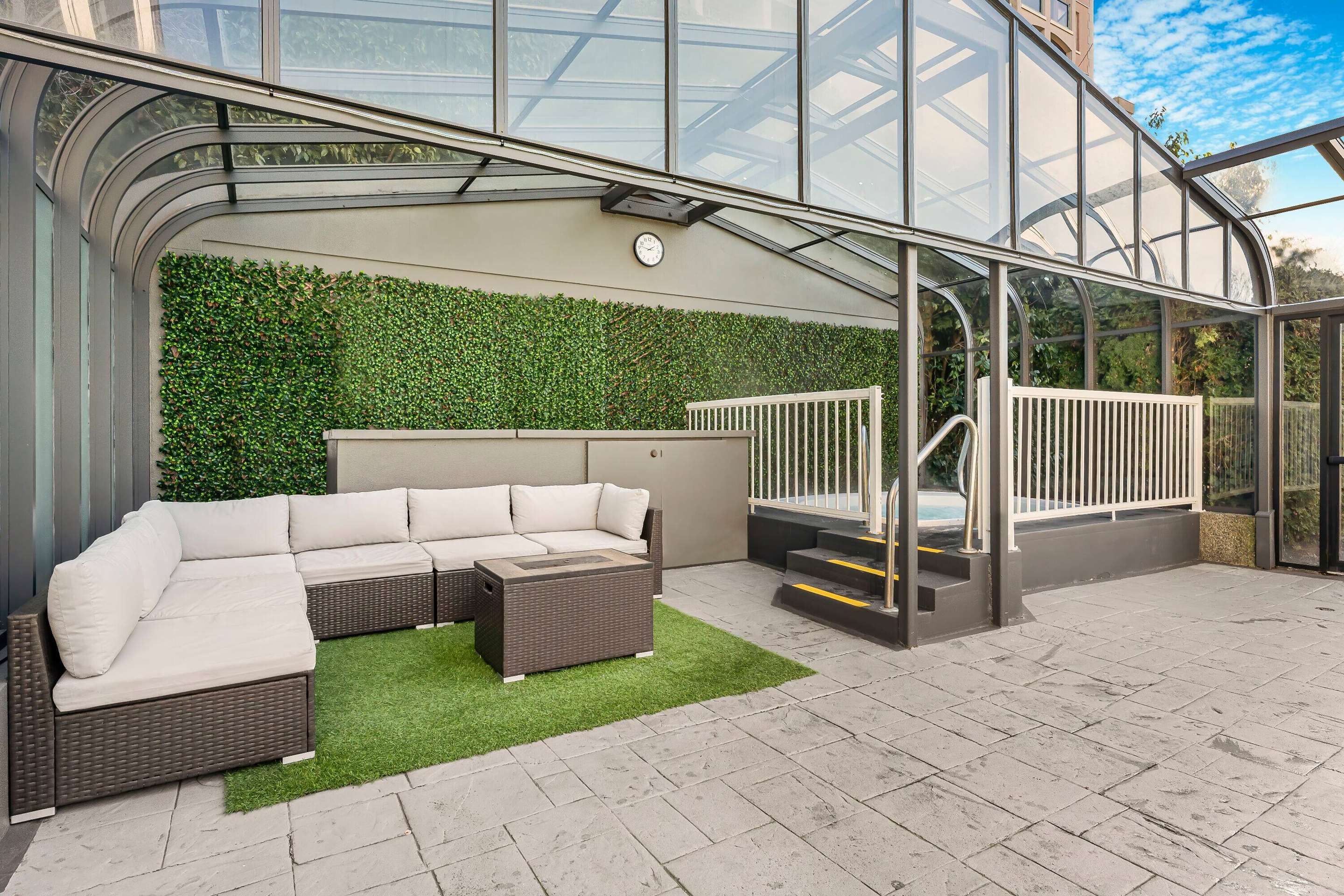 شرفة مرصوفة صورة