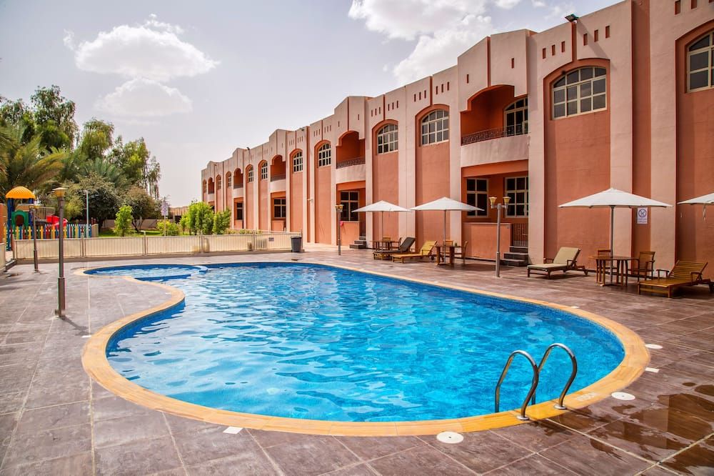حوض السباحة صورة