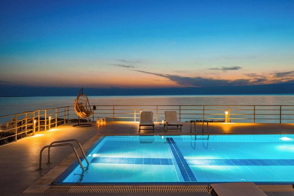 حوض السباحة صورة