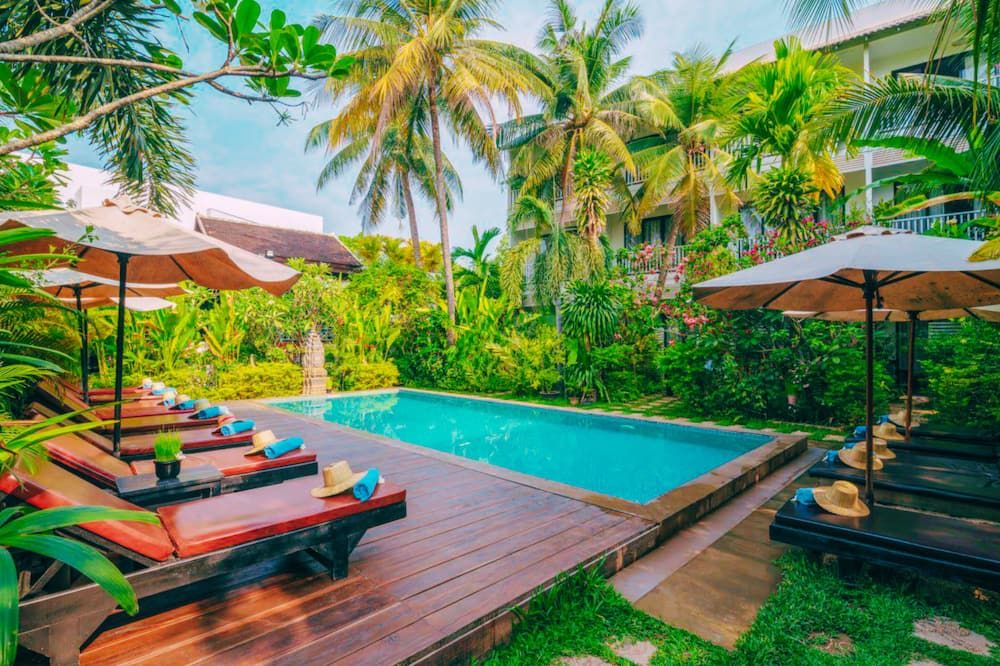 حوض السباحة صورة