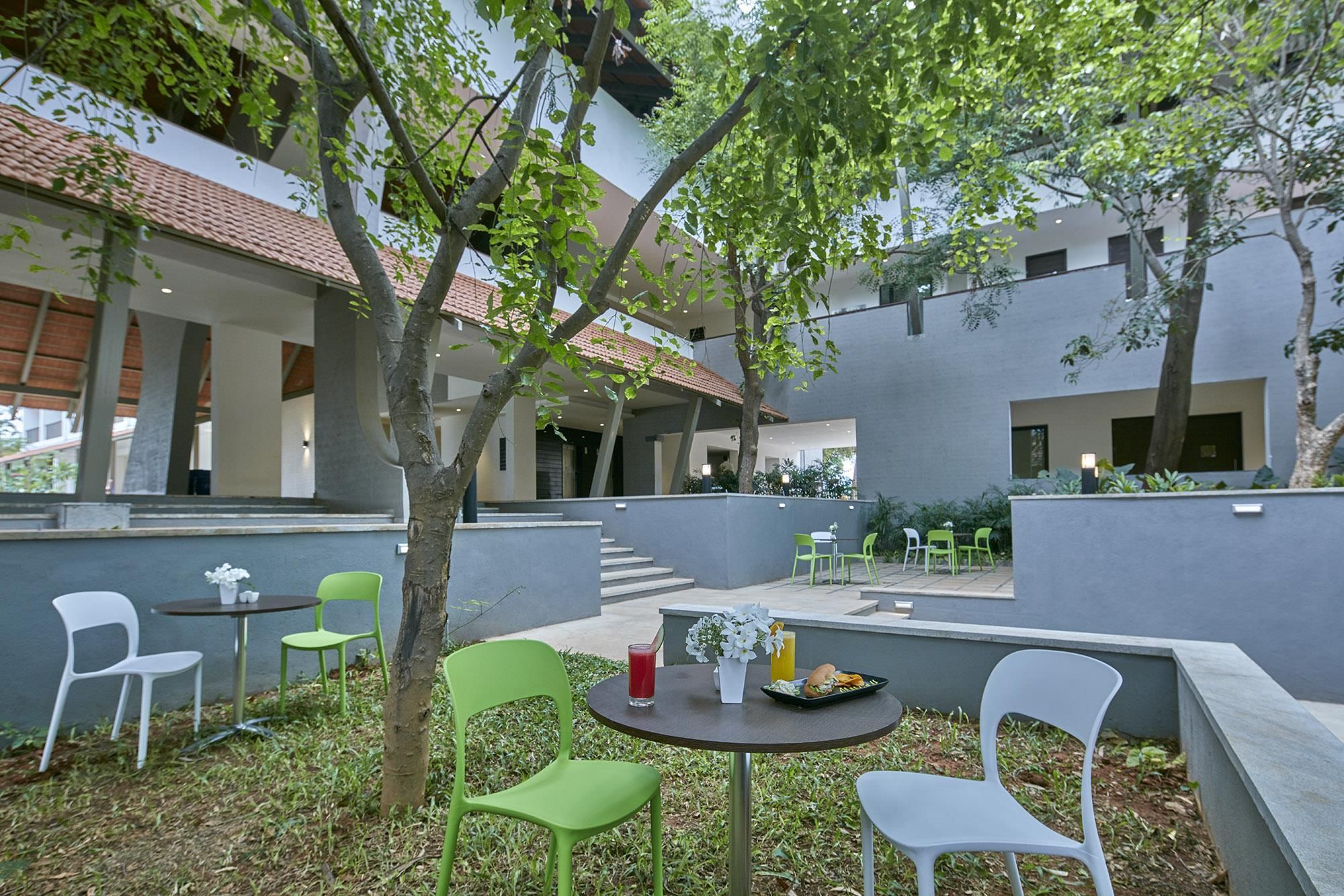 شرفة مرصوفة