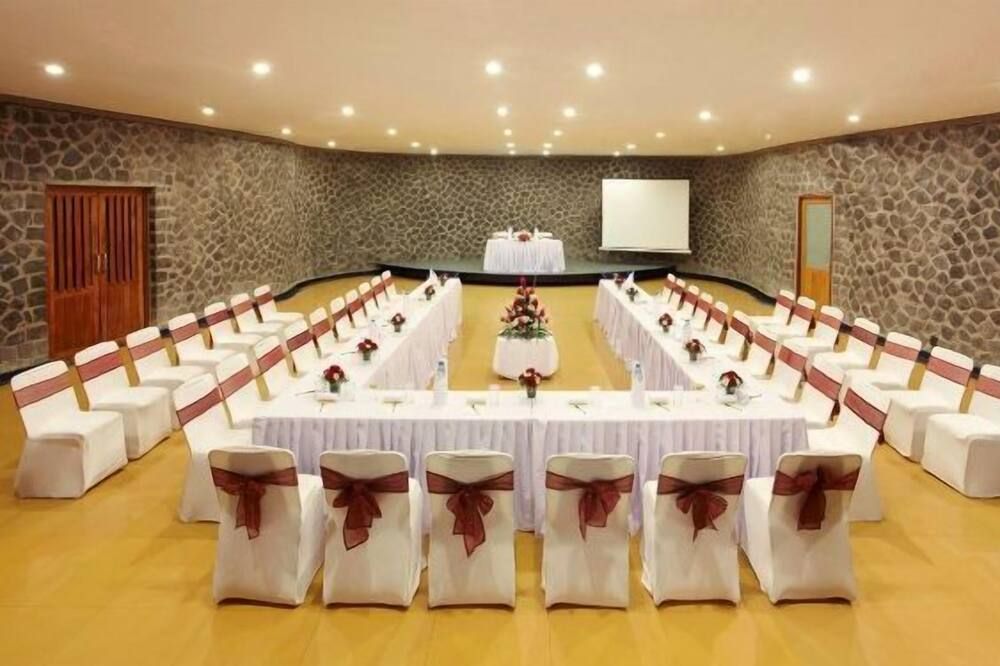 غرفة الاجتماعات