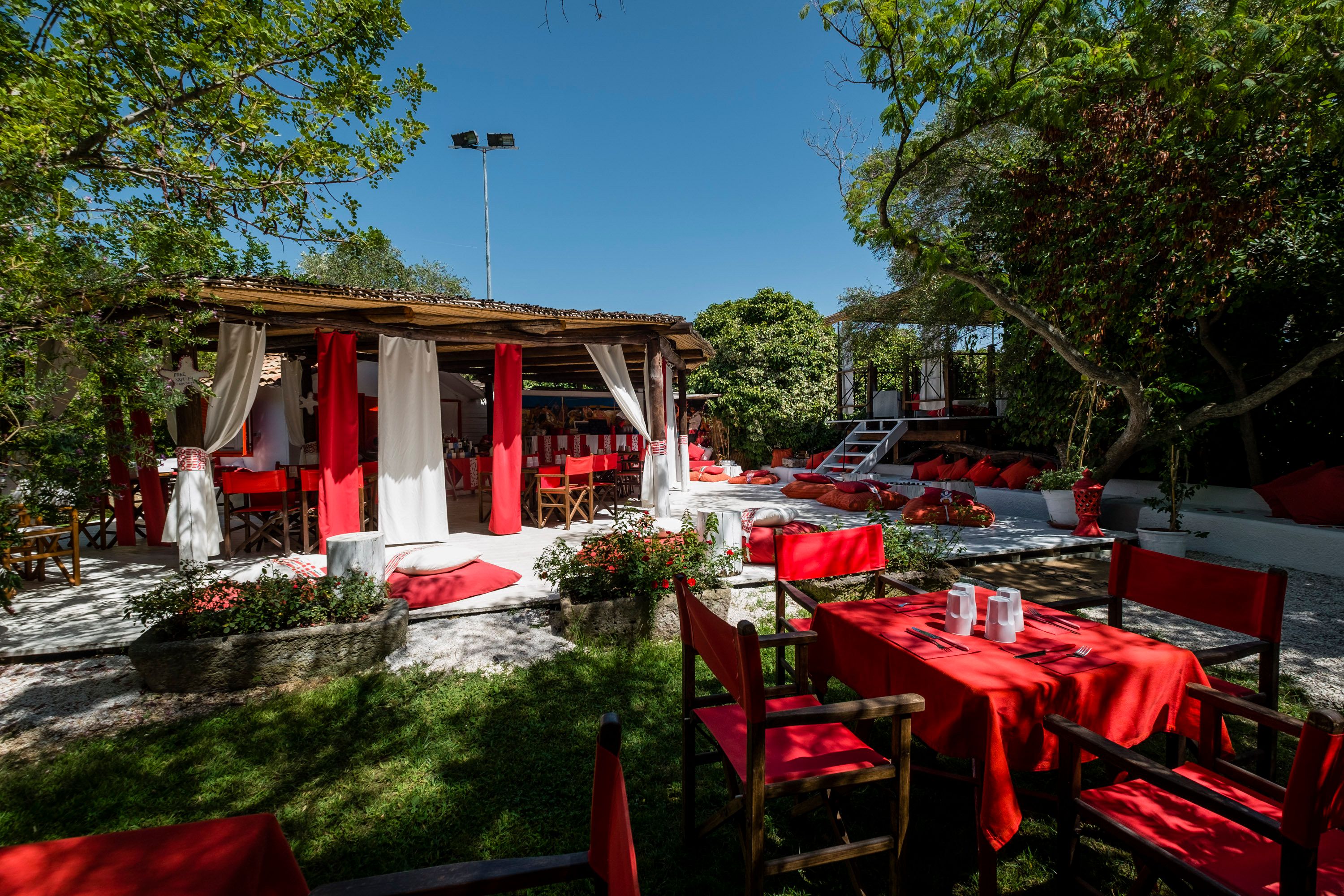 شرفة مرصوفة