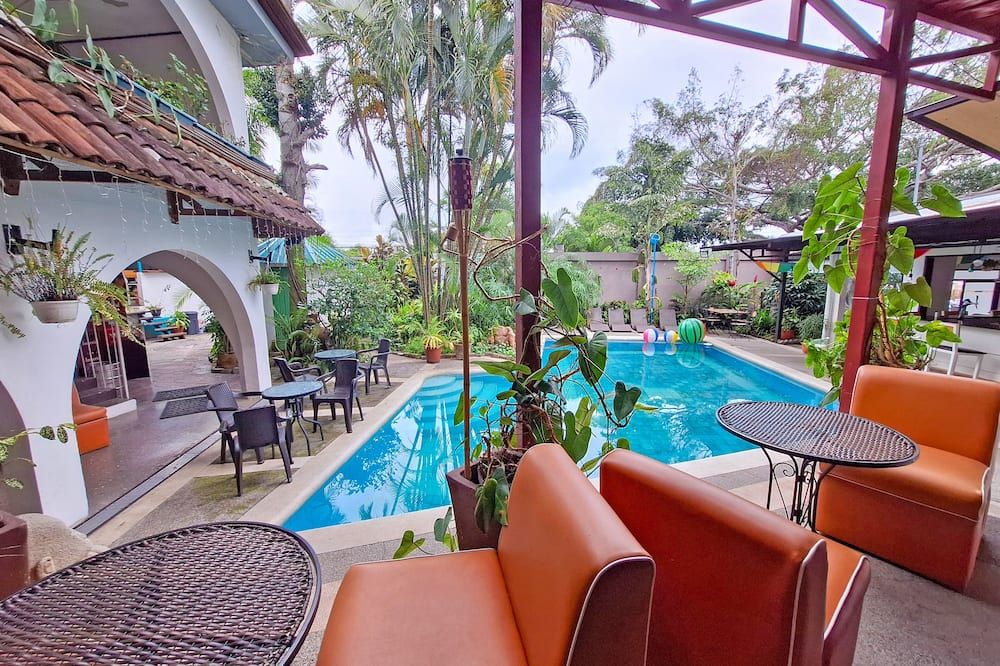 حوض السباحة صورة