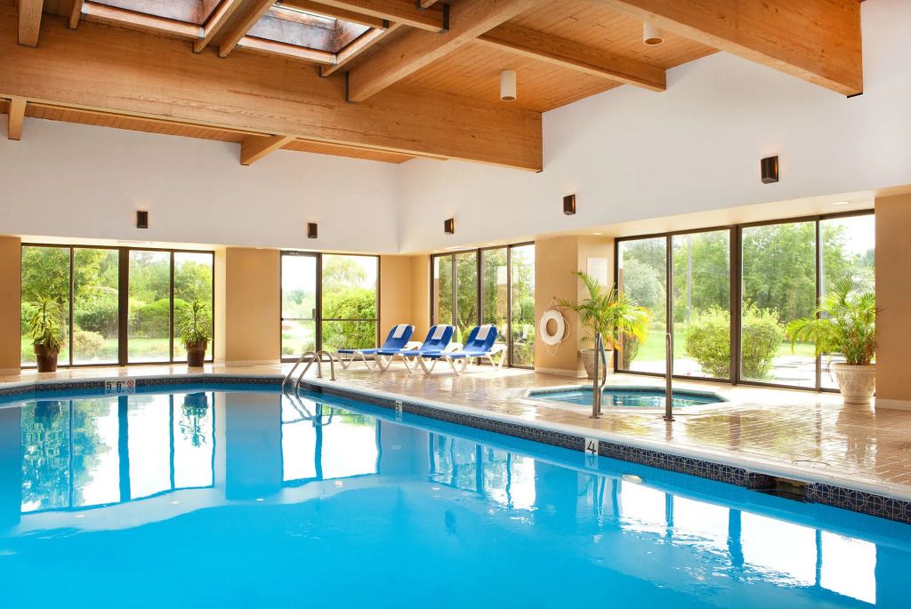 حوض السباحة صورة