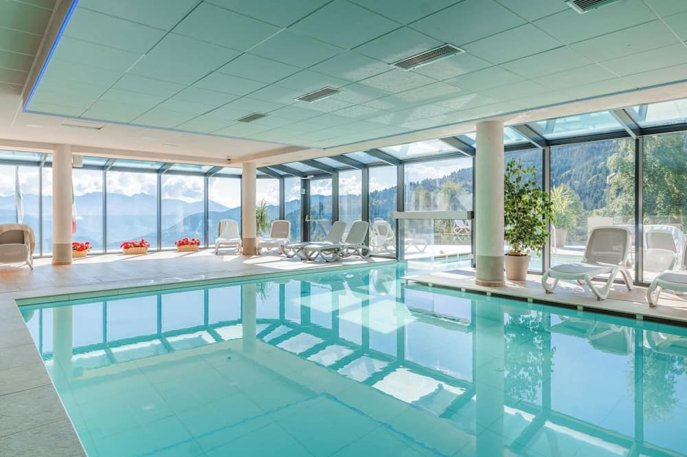 حوض السباحة صورة