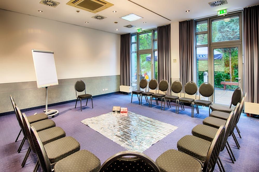 غرفة الاجتماعات