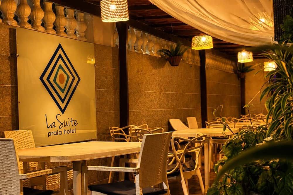 مطعم