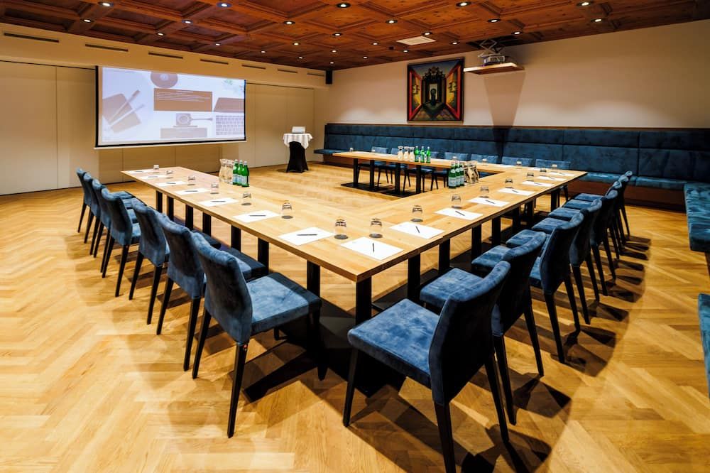 غرفة الاجتماعات