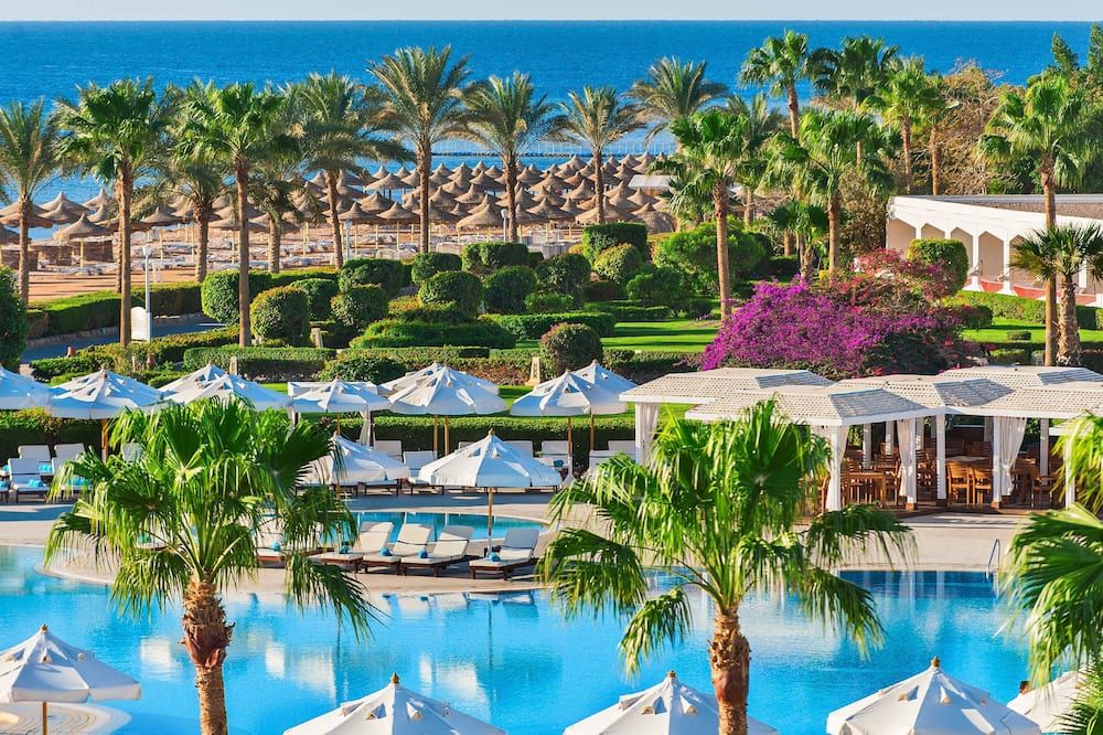 حوض السباحة