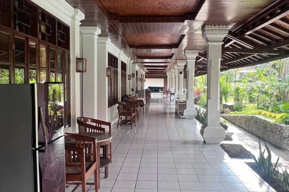 شرفة مرصوفة