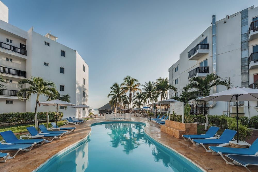 حوض السباحة صورة