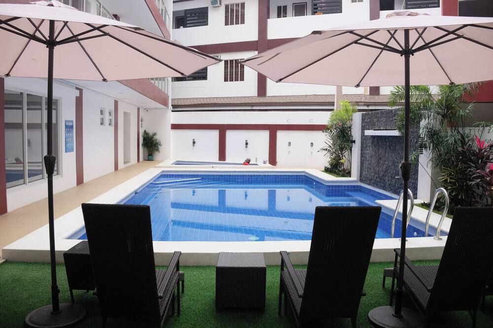 حوض السباحة صورة