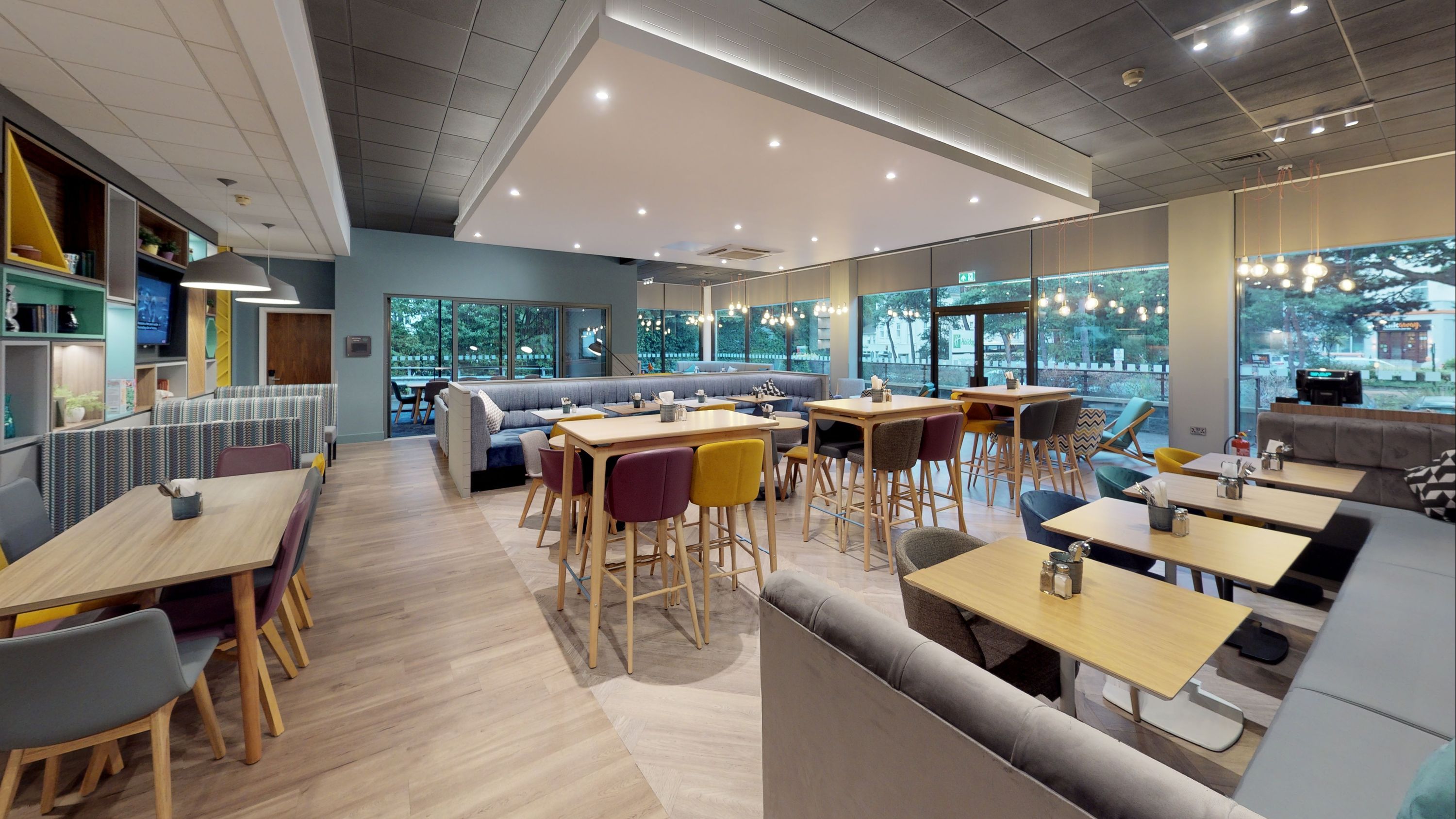مطعم