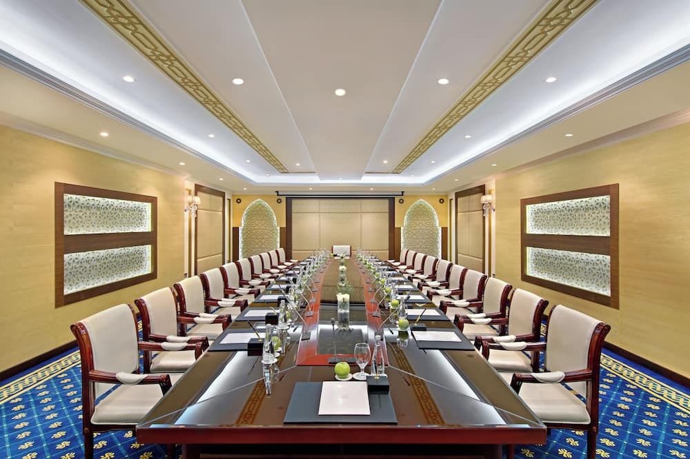 غرفة الاجتماعات