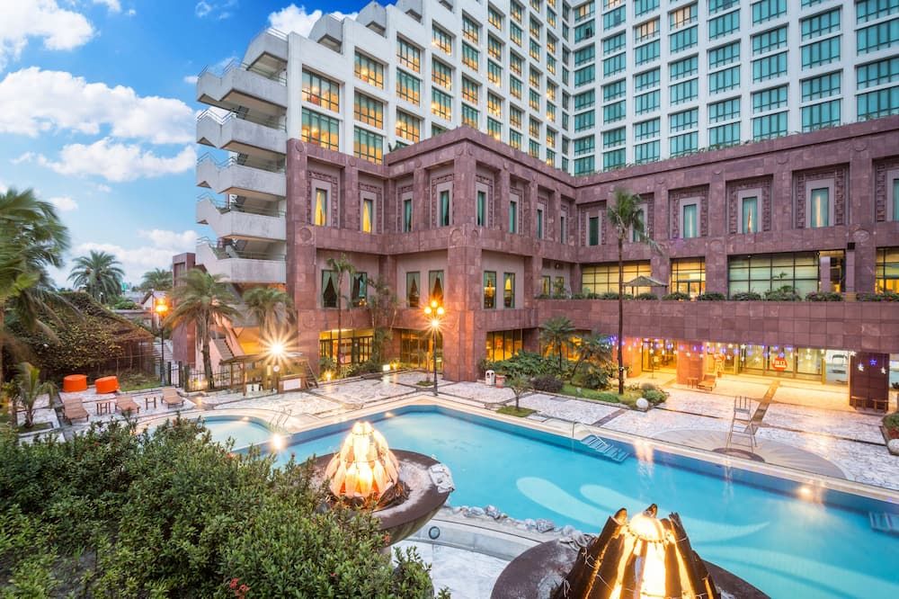 حوض السباحة صورة