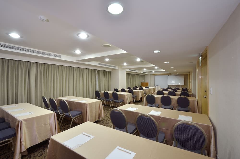 غرفة الاجتماعات