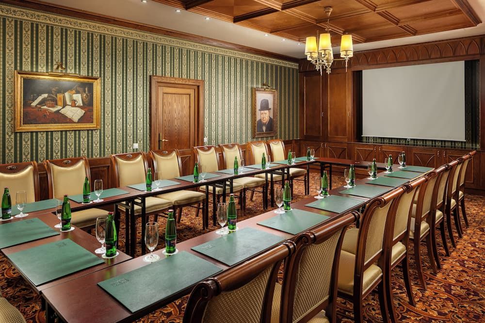 غرفة الاجتماعات