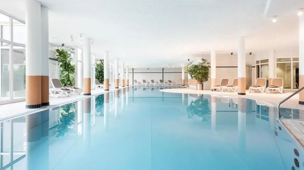 حوض السباحة صورة