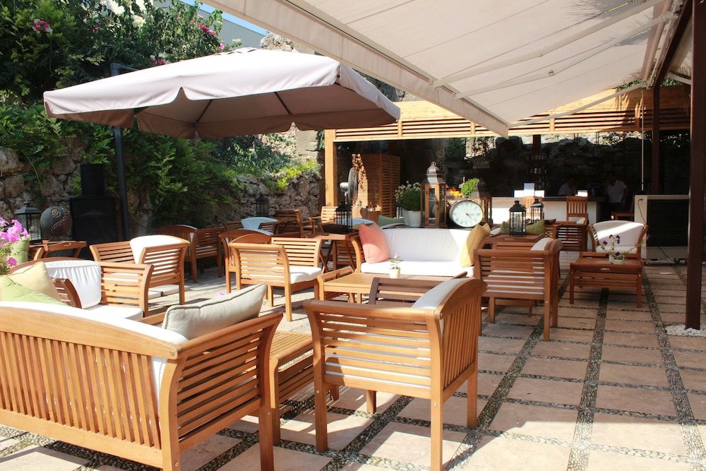 شرفة مرصوفة