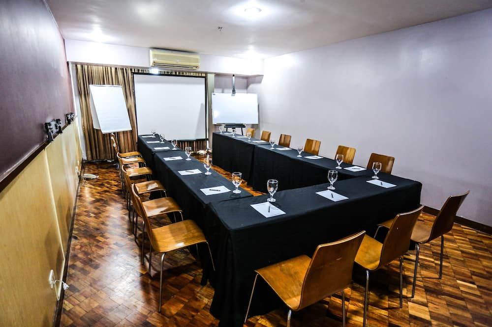 غرفة الاجتماعات