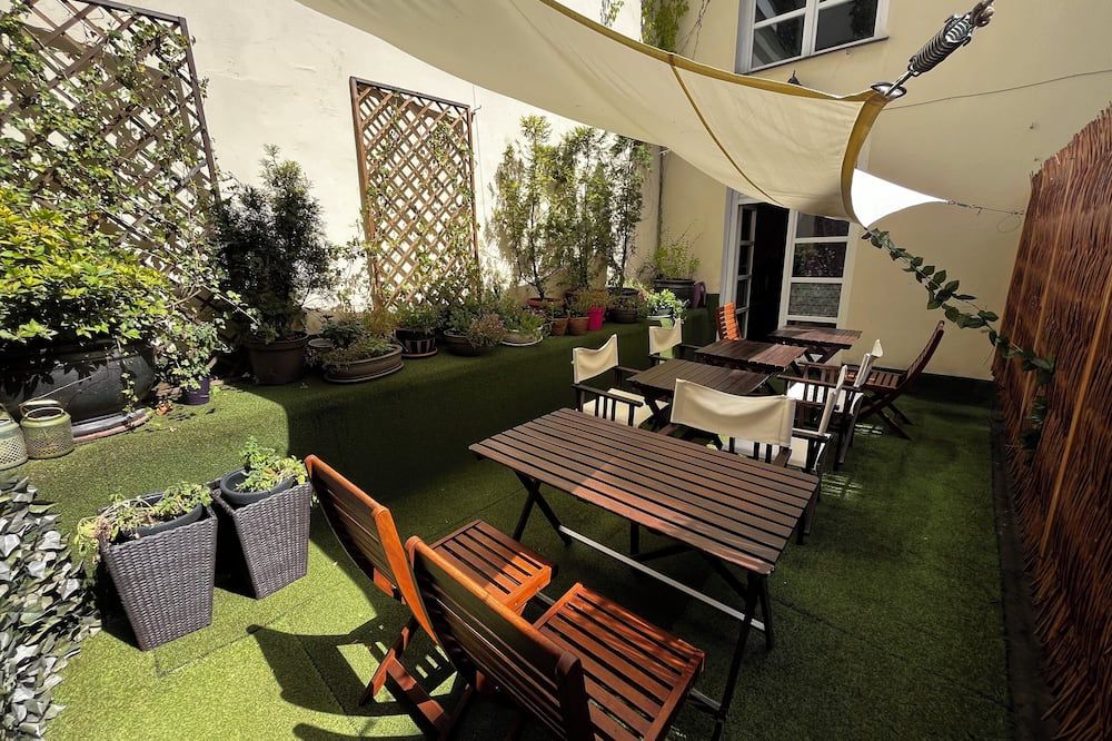 شرفة مرصوفة