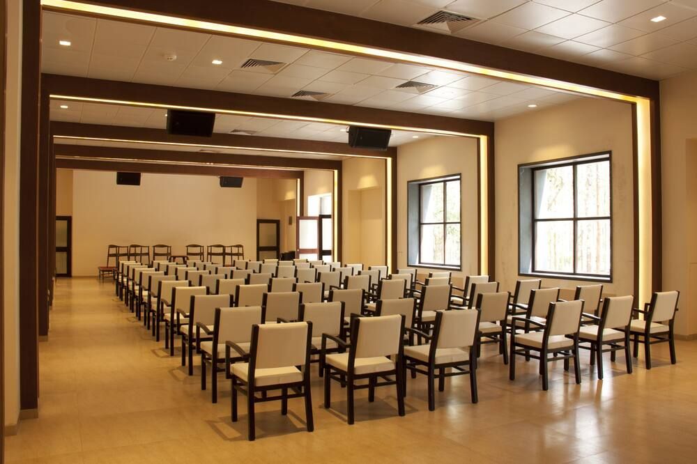 غرفة الاجتماعات