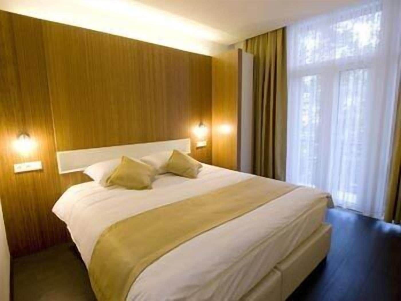 آخر